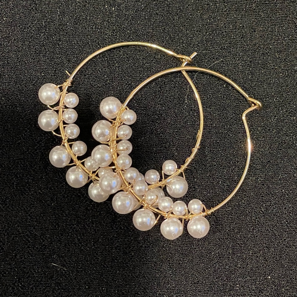 Pearl gold hoops